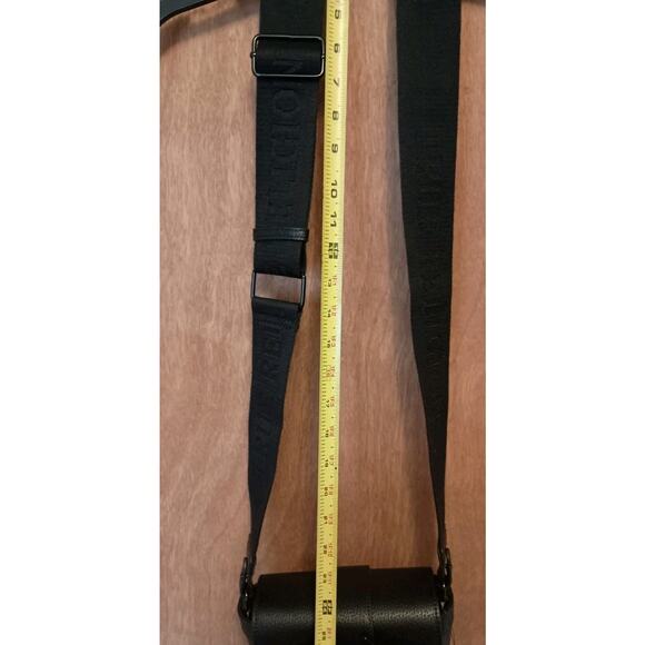 New True Religion Crossbody Shoulder Purse Bag Black Wide Adjustable Logo Strap - Picture 6 of 15